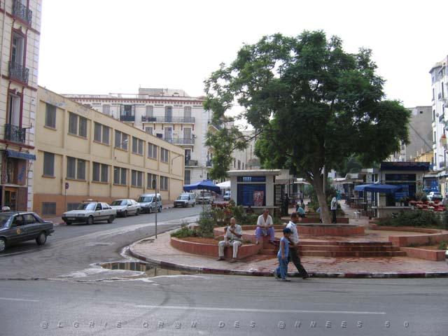 VOYAGE ORAN SEPTEMBRE 2006 60 11 sept. 06 - matin - BAS DE PLACE HOCHE.JPG